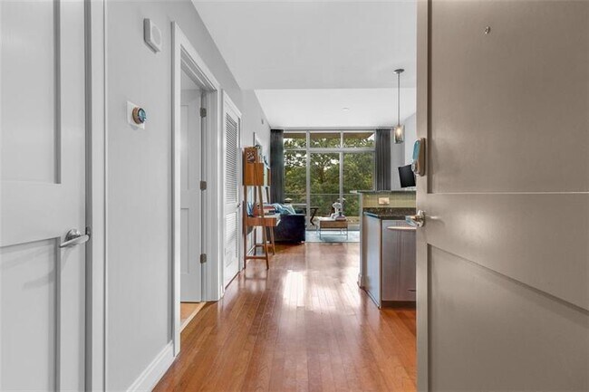 Foto del edificio - 905 Juniper St NE