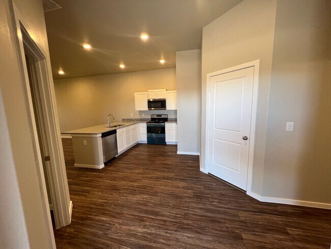 Foto del edificio - Willowbend - 2106 Kokomo Avenue