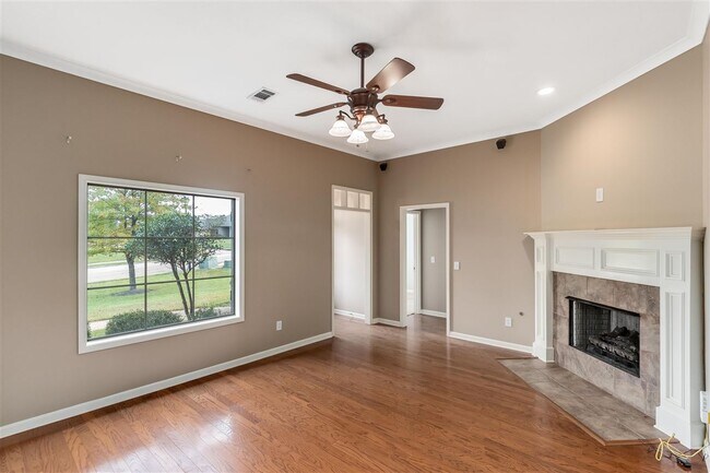 Building Photo - 219 Fairview Dr