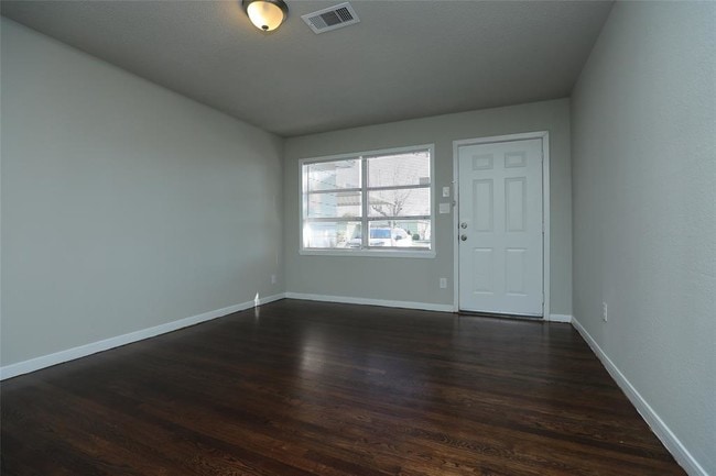 Building Photo - 10322 Cathedral Dr