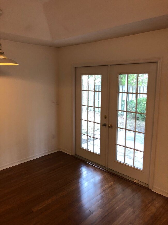 Building Photo - 2 br, 2 bath House - 2508 NW 36th Ln.