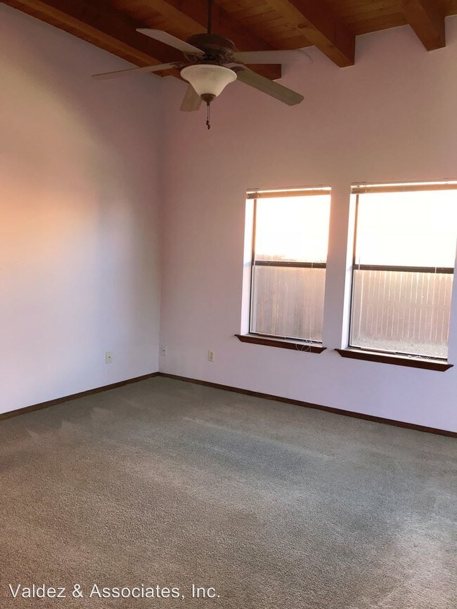 Building Photo - 2 br, 2 bath House - 1054 Calle Don Roberto