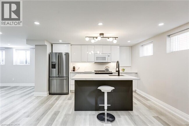 Photo du bâtiment - 22 N Heights Rd