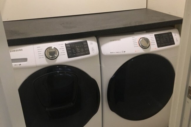 Washer/dryer - 3245 Hennepin Ave