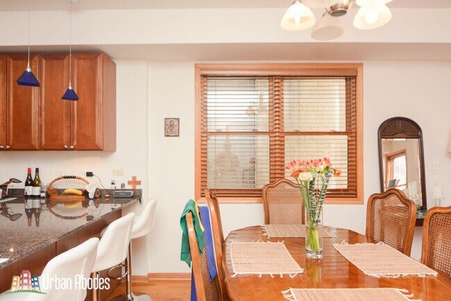 Foto del edificio - 934 W Leland Ave