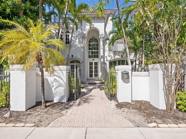 Foto del edificio - 827 SE 2nd Ct