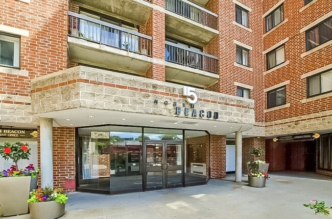Foto del edificio - 15 N Beacon St