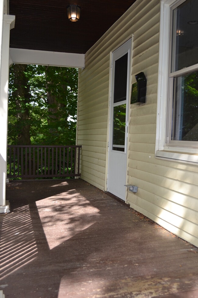 Building Photo - 2115 Hollister Ave