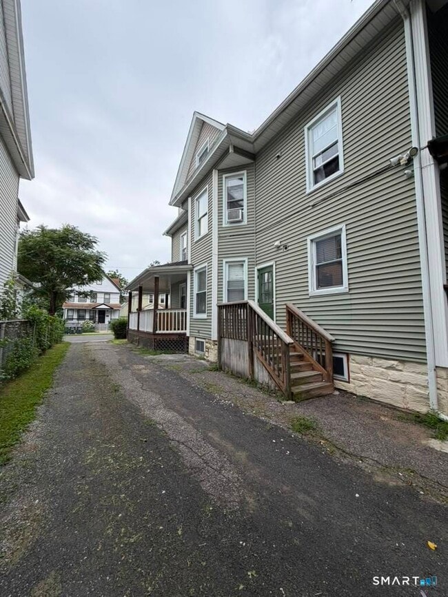 Building Photo - 844 Colorado Ave