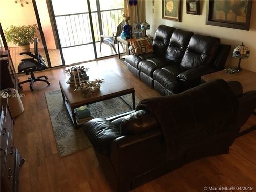 Foto del edificio - 16251 Golf Club Rd