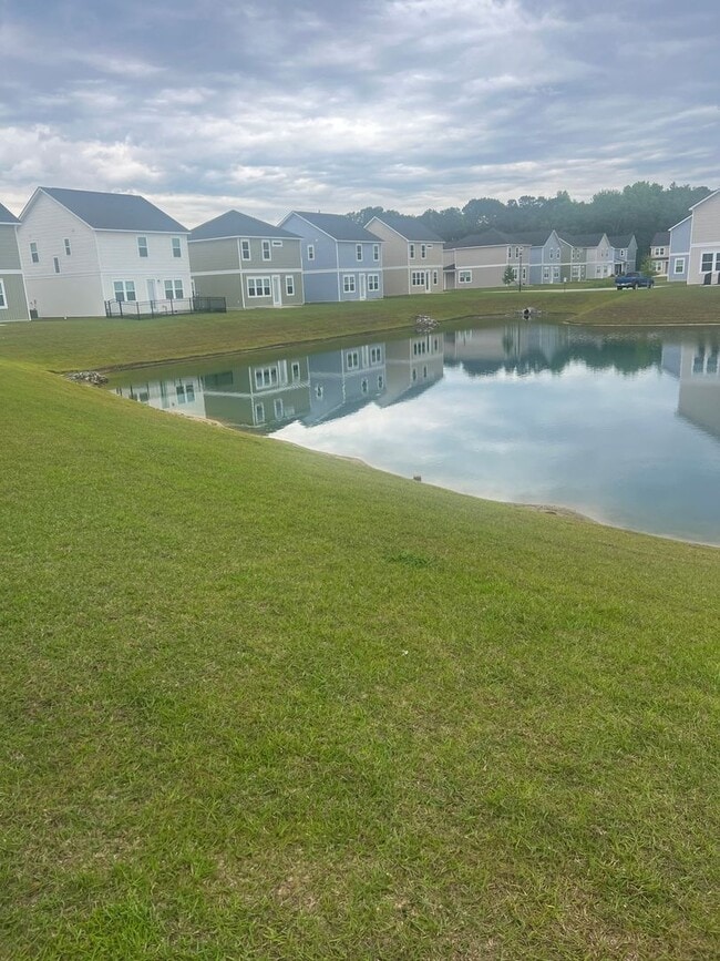Building Photo - 160 Cypress Holw Dr