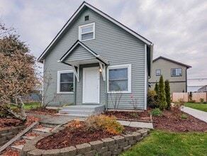 Building Photo - 1925 Lombard Ave