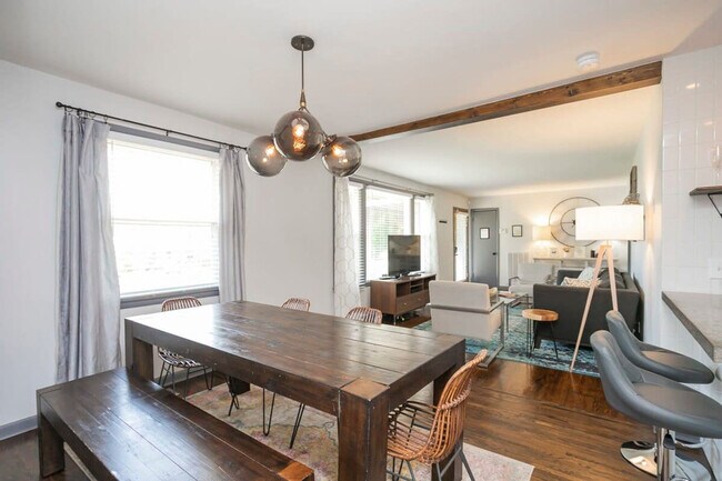 Foto del edificio - 917 Potter Ln