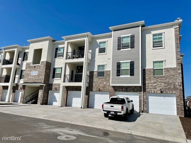 Building Photo - 5208 W Cannavale Ln