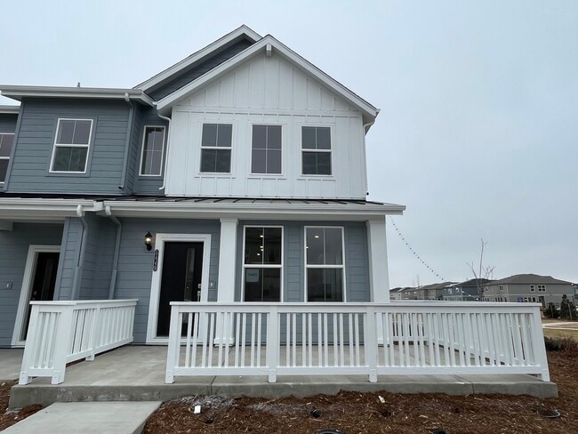 Porche - 5449 Euclid Dr