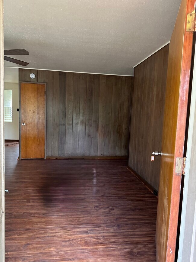 Foto del edificio - 373 Waiale Rd