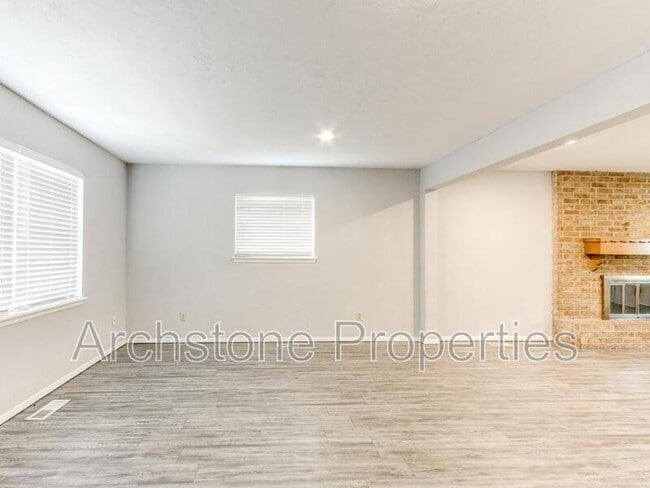 Photo - 2524 Boxwood Avenue House