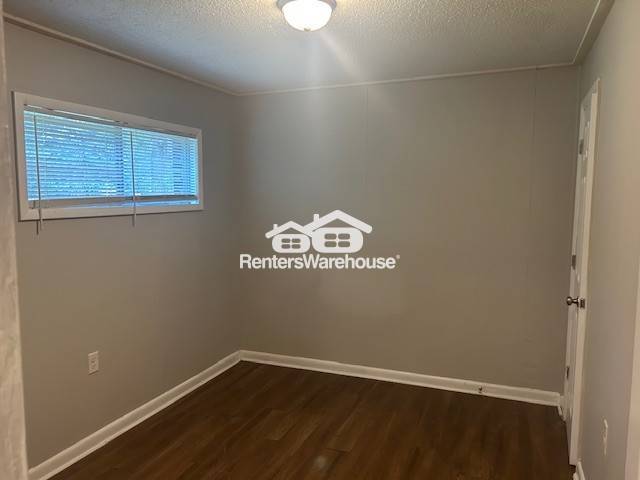 Foto del edificio - 2710 Moore Rd