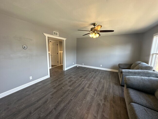 Foto del edificio - 2 Bedroom Single Family