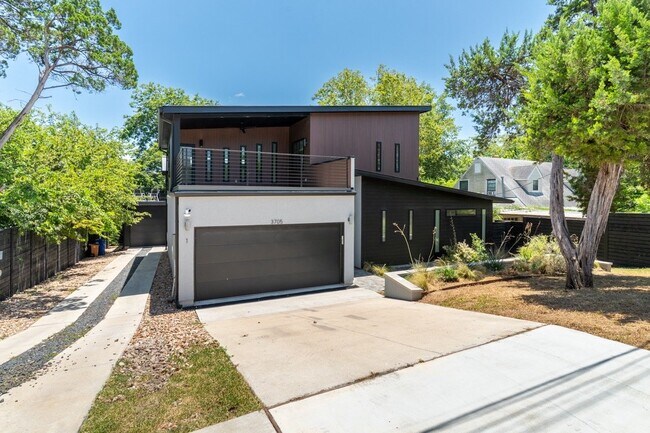 Building Photo - 3705 Wilson St