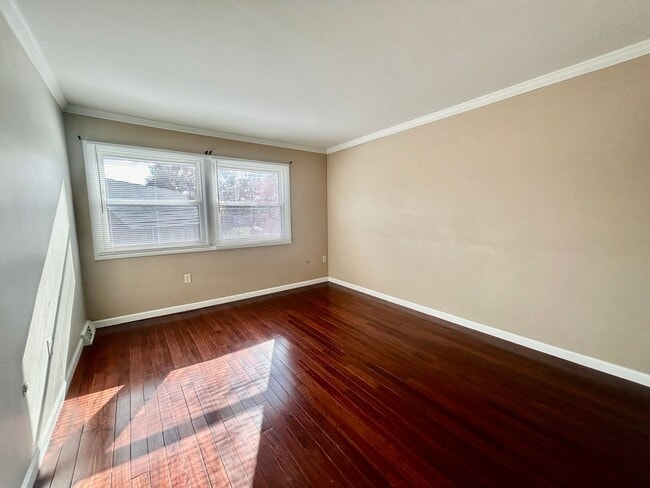 Foto del edificio - Spacious 4-Bedroom Home in Lancaster