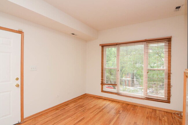 Building Photo - 1450 W Cortez St