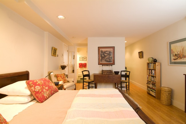 Building Photo - 19 Braddock Park