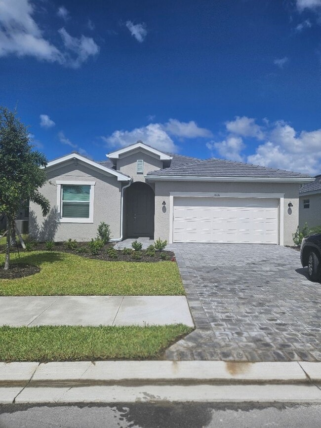 Building Photo - 8116 Shr Lk Dr