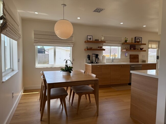 Building Photo - 12275 Quail Roost Dr