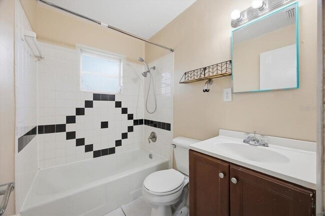 Foto del edificio - 113 N Lancelot Ave