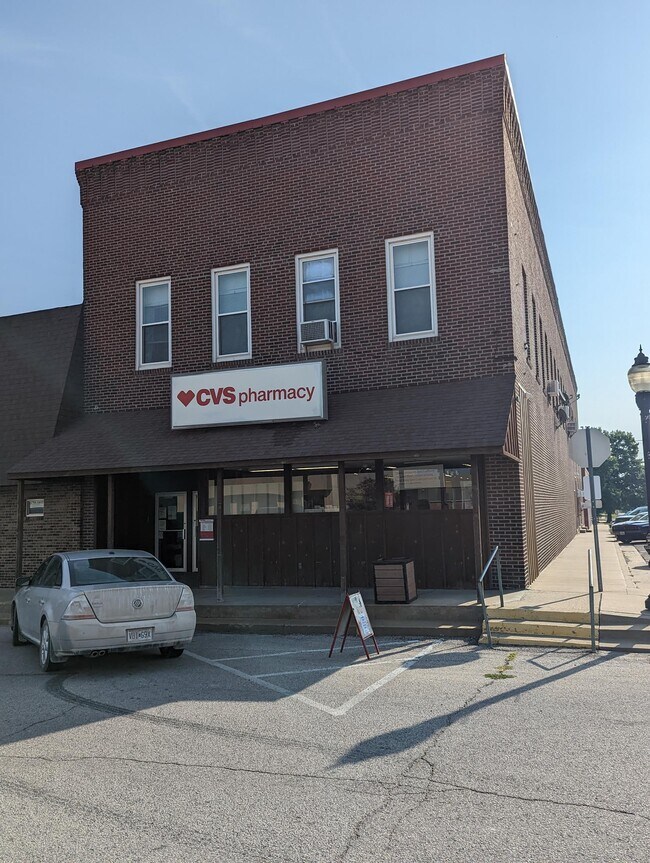 106 E 3rd St, Salisbury, MO 65281 106 E 3rd St Salisbury, MO