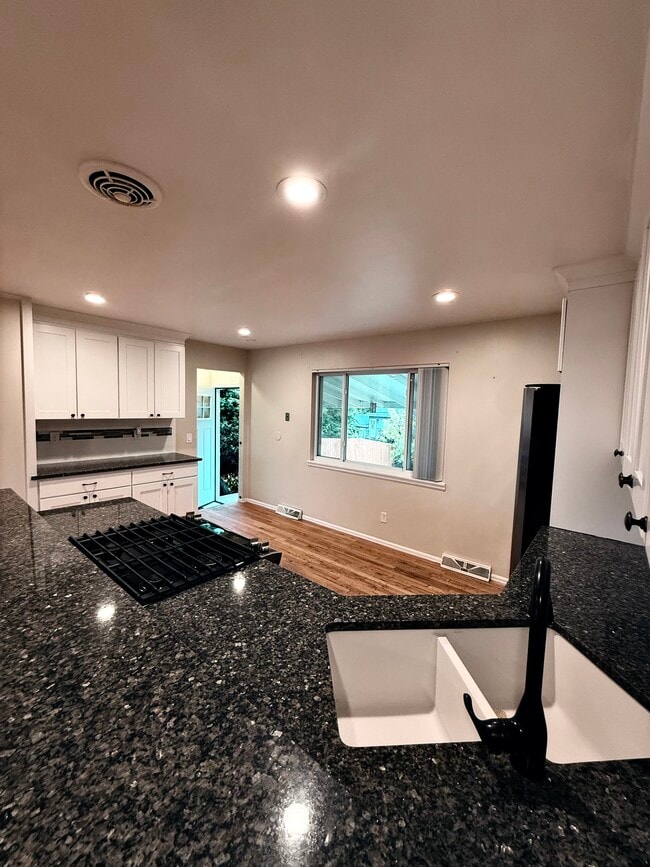 Foto del edificio - 3471 Kellogg Pl