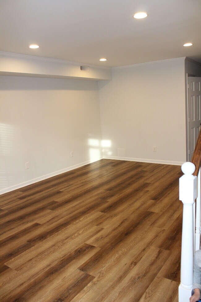 Building Photo - 3736 Yorktown Pl