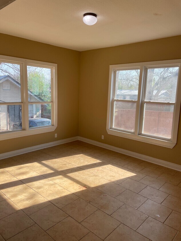 Building Photo - 125 Glenwood Ct