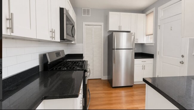 Photo - 1153 W Lunt Ave Apartment