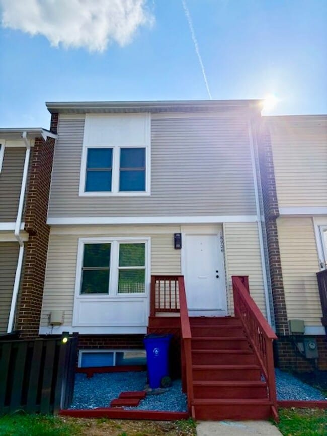 Foto del edificio - 18908 Pine Ridge Ln