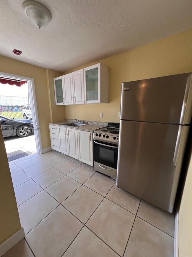 Foto del edificio - 1625 NW 35th St