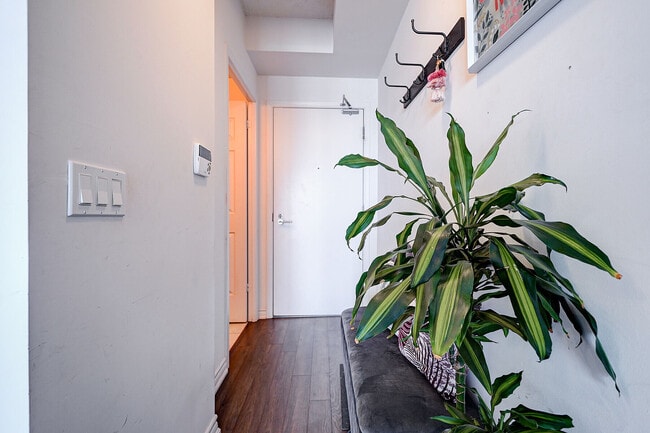 Photo du bâtiment - 15 James Finlay Way