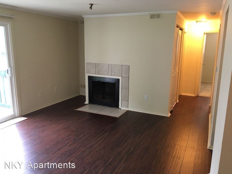 Primary Photo - 1002 Parkvale Ct