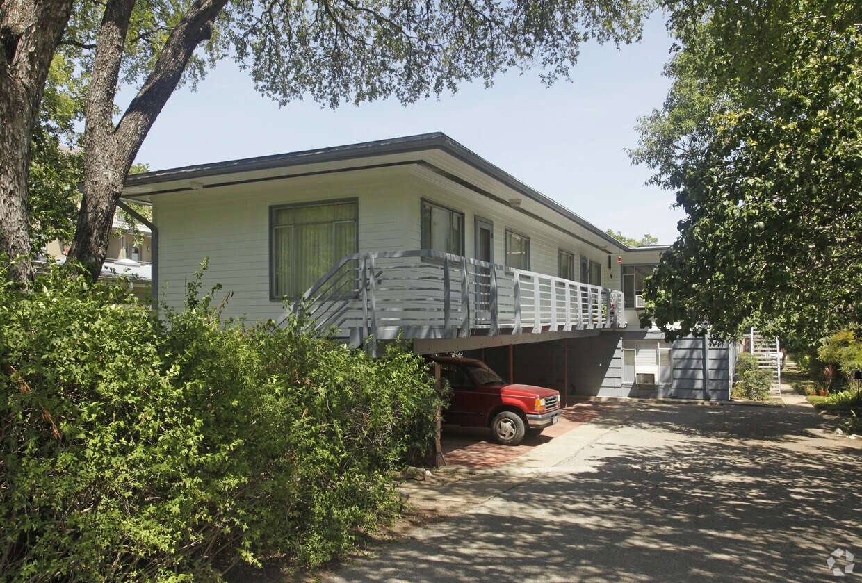 Primary Photo - 1300 Norwalk Ln