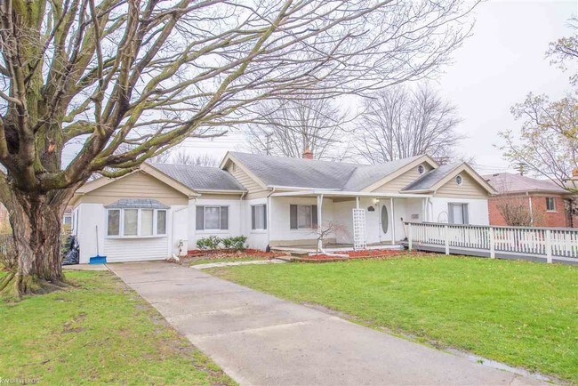 Building Photo - 20840 Sunnydale St