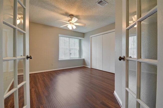 Building Photo - 3010 Skypark Dr