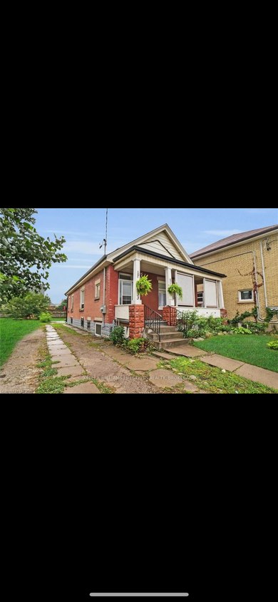 Photo principale - 633 Hamilton Rd