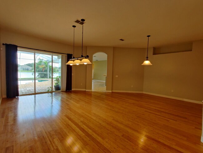 Foto del edificio - 22646 Cliffside Way