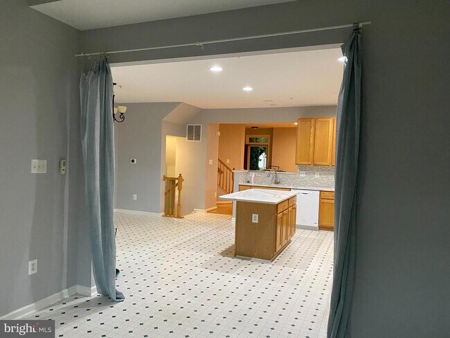 Foto del edificio - 2212 Barnet Ct