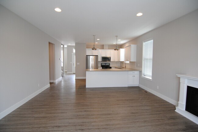 Foto del edificio - 1708/1710 Danny Boy Ln. Duplex