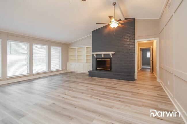 Foto del edificio - 12614 Rocky Hill Drive, Houston, TX 77066