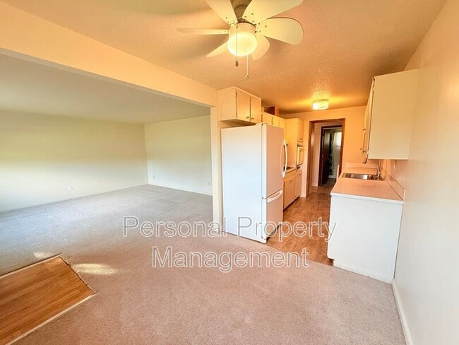 Building Photo - 700 Garrison Terrace