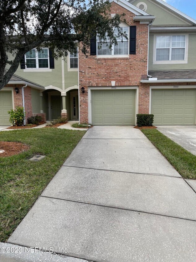 Primary Photo - 7452 Scarlet Ibis Ln