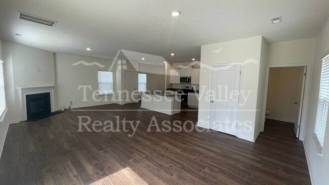 Foto del edificio - BRAND NEW CONSTRUCTION! Enjoy the amenitie...